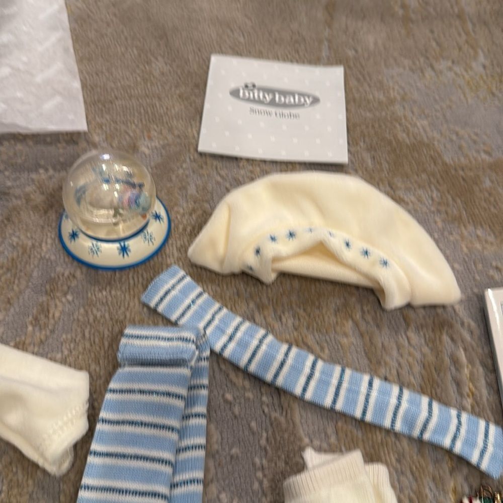 BITTY BABY/AMER GIRL TAGGED WINTER WONDERLAND SET IN BOX W/SNOW GLOBE, MORE BHS4 - Picture 3 of 7